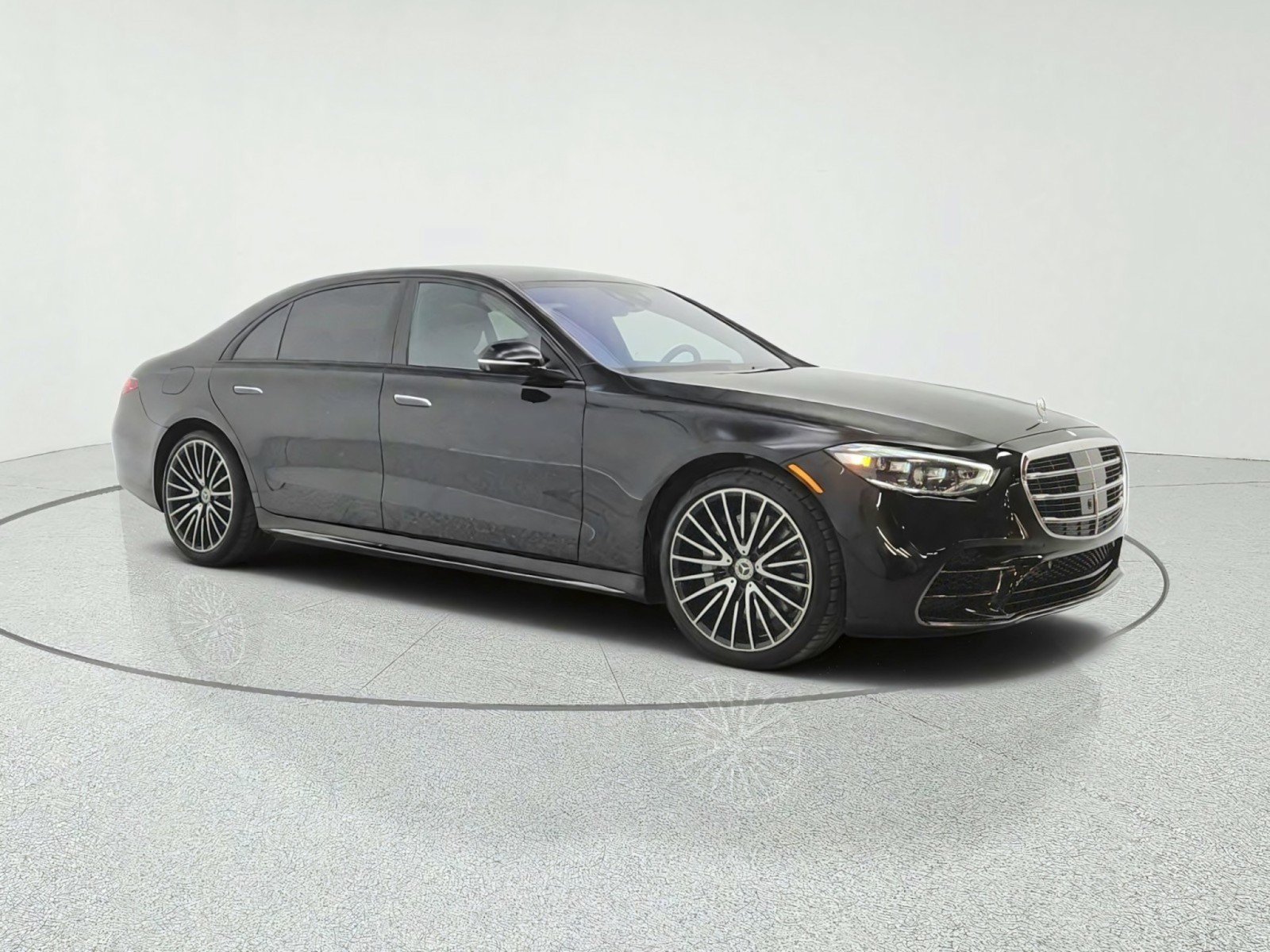 Used 2023 Mercedes-Benz S 580 4MATIC Sedan image 3