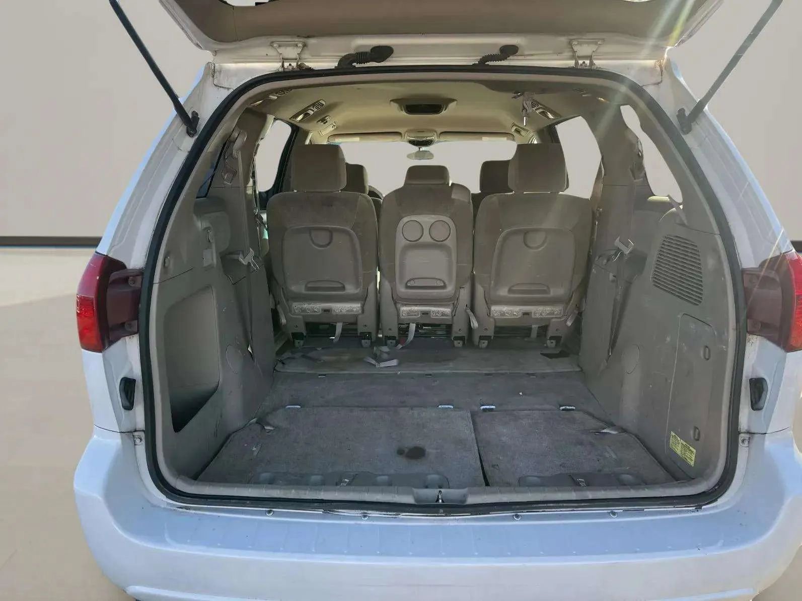 Used 2005 Toyota Sienna CE image 10