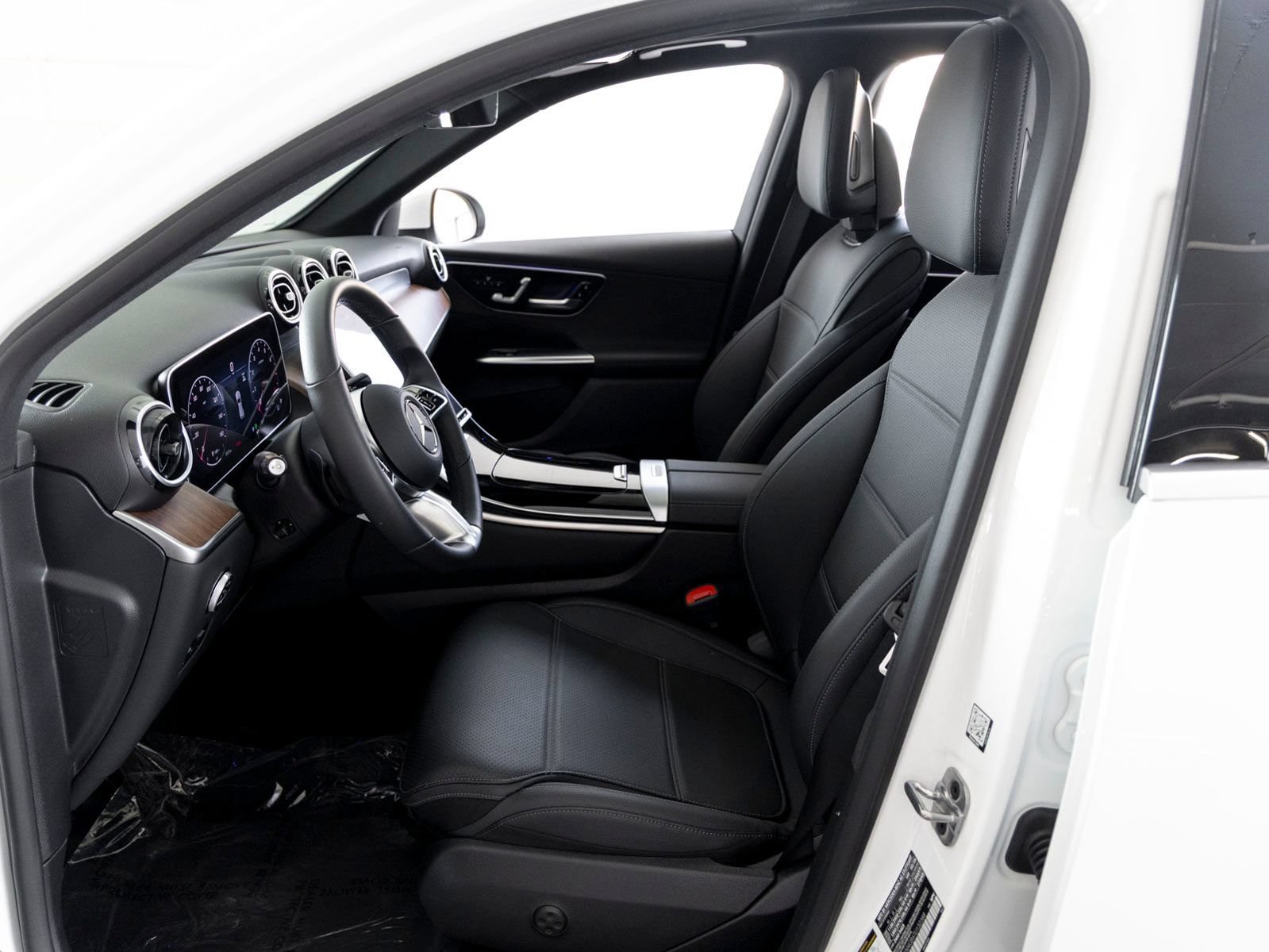 Certified 2026 Mercedes-Benz GLC 300 image 11
