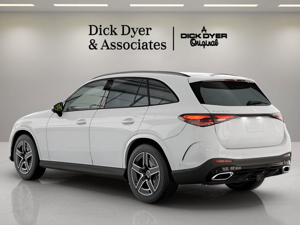 Used 2025 Mercedes-Benz GLC 300 image 16