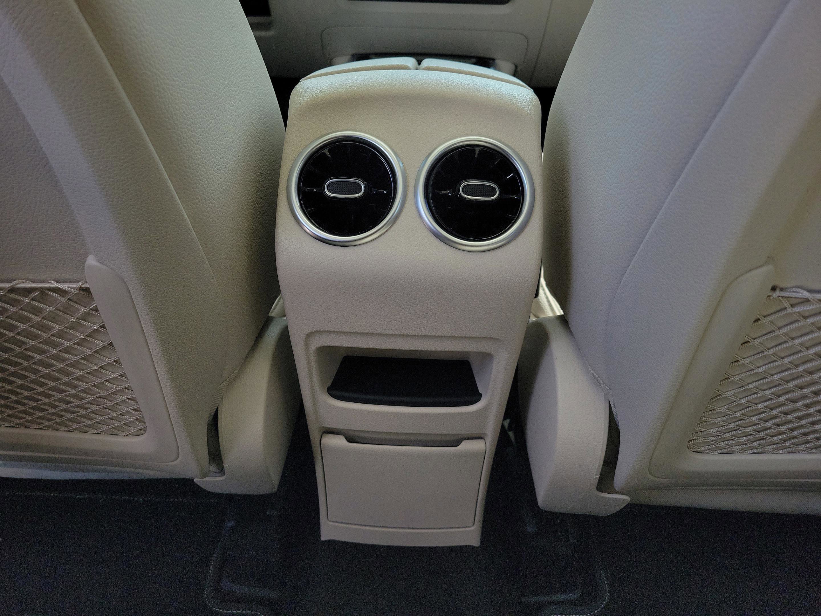 Used 2023 Mercedes-Benz GLB 250 4MATIC image 10