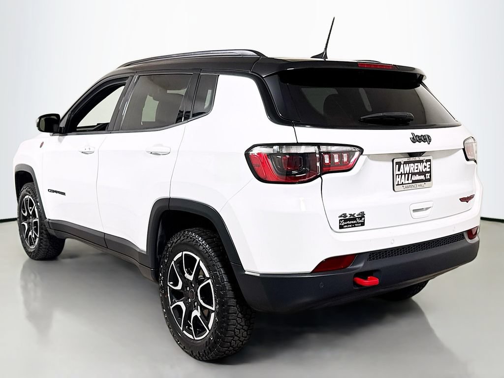 Used 2025 Jeep Compass Trailhawk AWD/4WD image 6