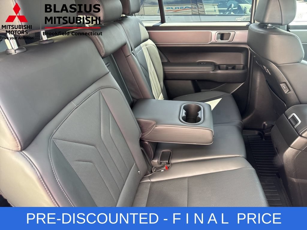 Used 2025 Hyundai Santa Fe SEL FWD image 56