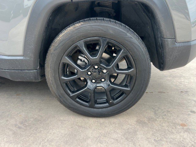 Used 2023 Jeep Compass Altitude AWD/4WD image 13