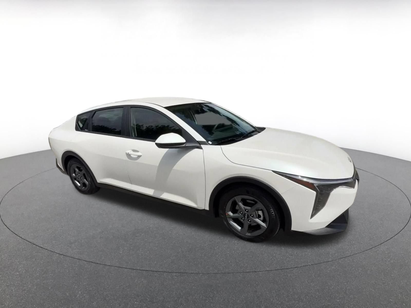 Used 2026 Kia K4 FWD image 2