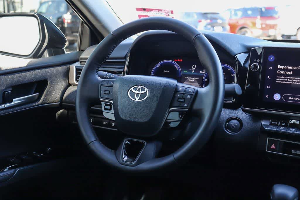 Used 2025 Toyota Camry XLE FWD image 14
