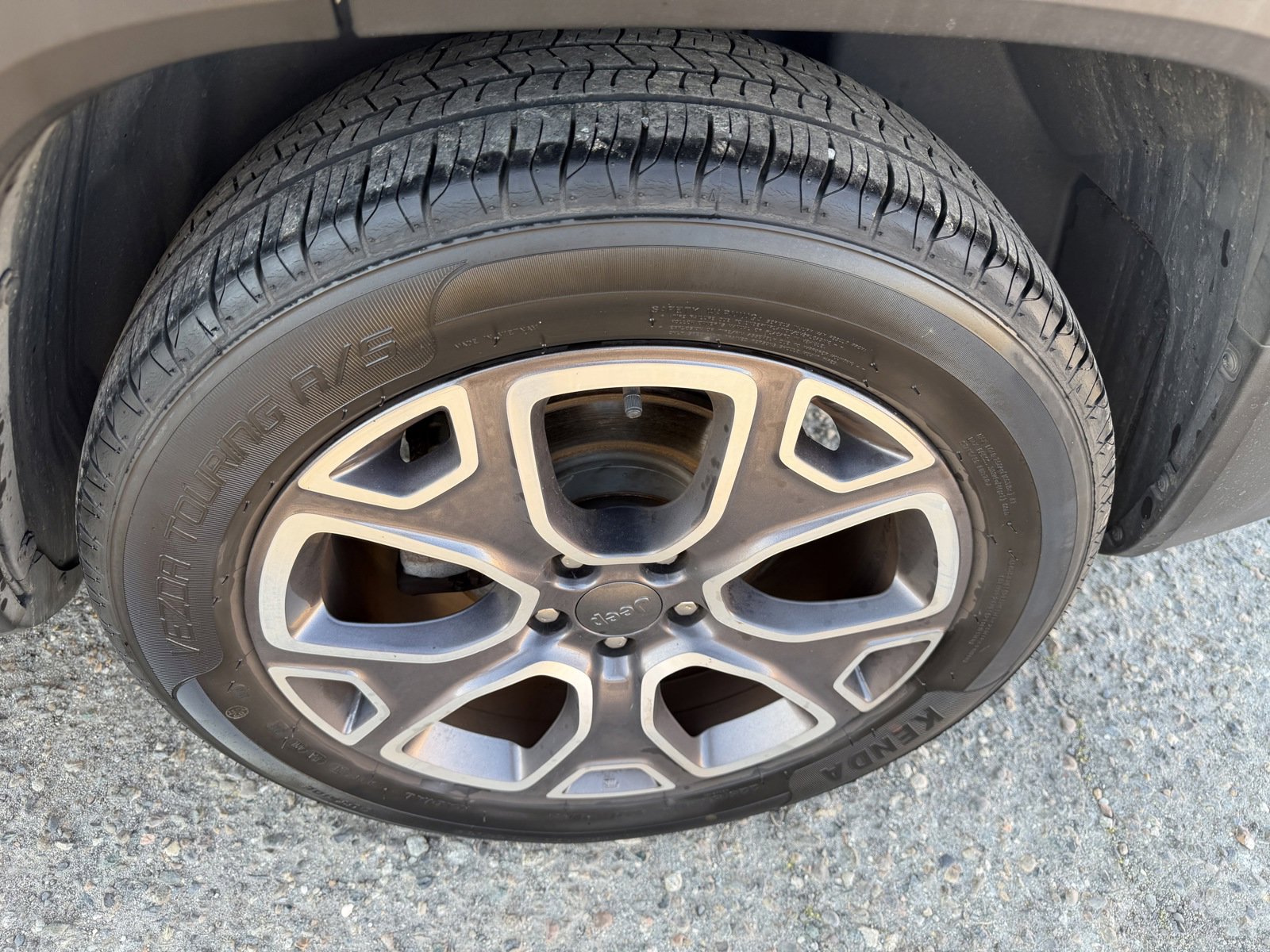 Used 2016 Jeep Renegade Limited image 25