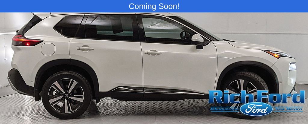 Used 2022 Nissan Rogue Platinum w/ Head-Up Display Package AWD/4WD image 2