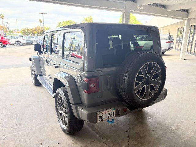 Used 2023 Jeep Wrangler Unlimited Sahara AWD/4WD image 5