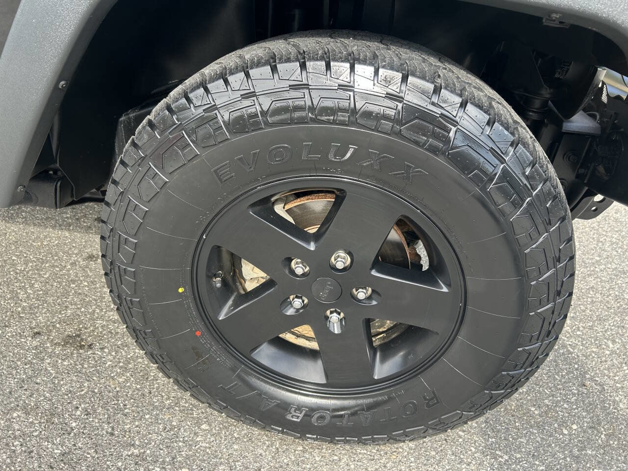 Used 2012 Jeep Wrangler Unlimited Rubicon image 14