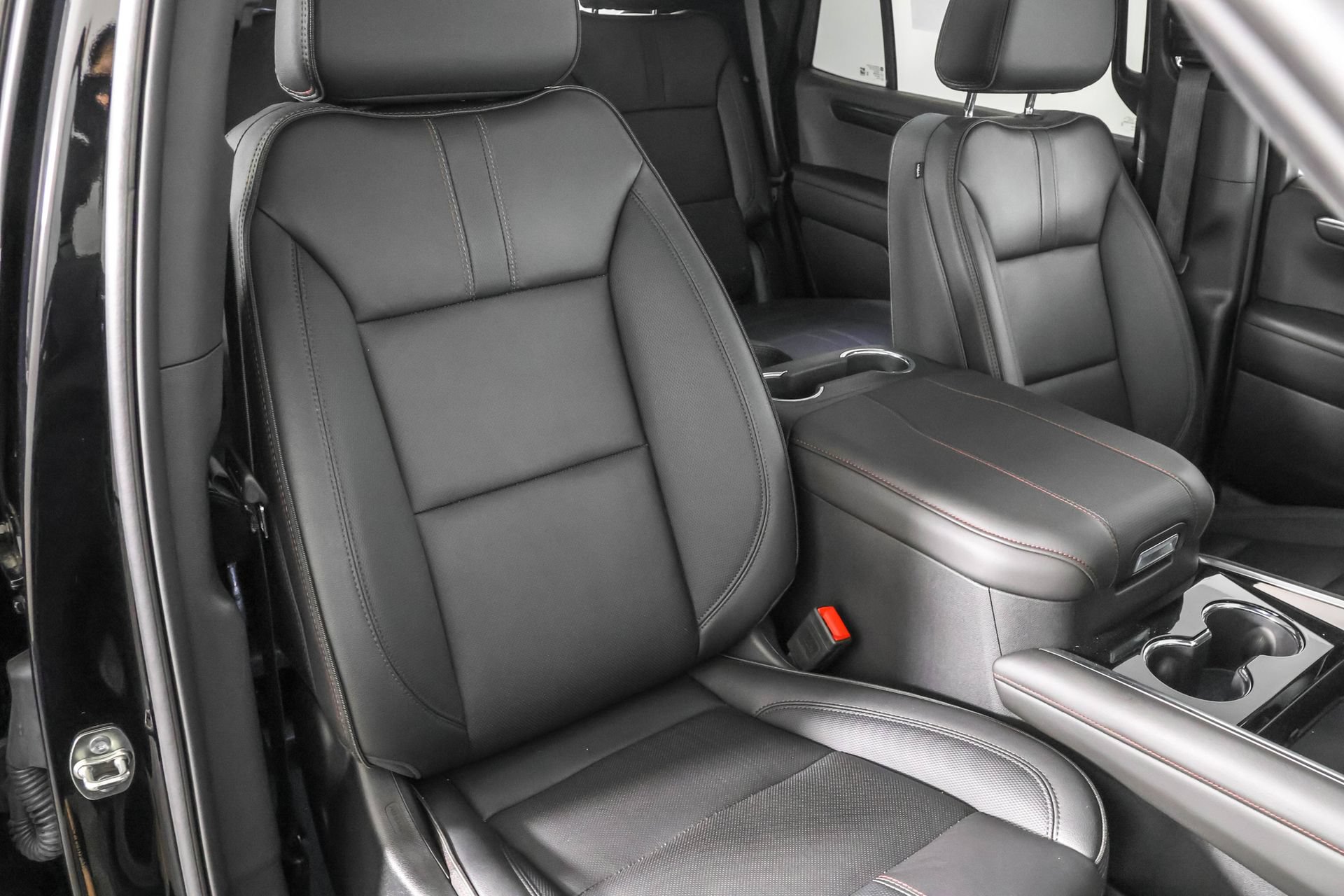 Used 2025 Chevrolet Tahoe RST w/ Comfort Package AWD/4WD image 50