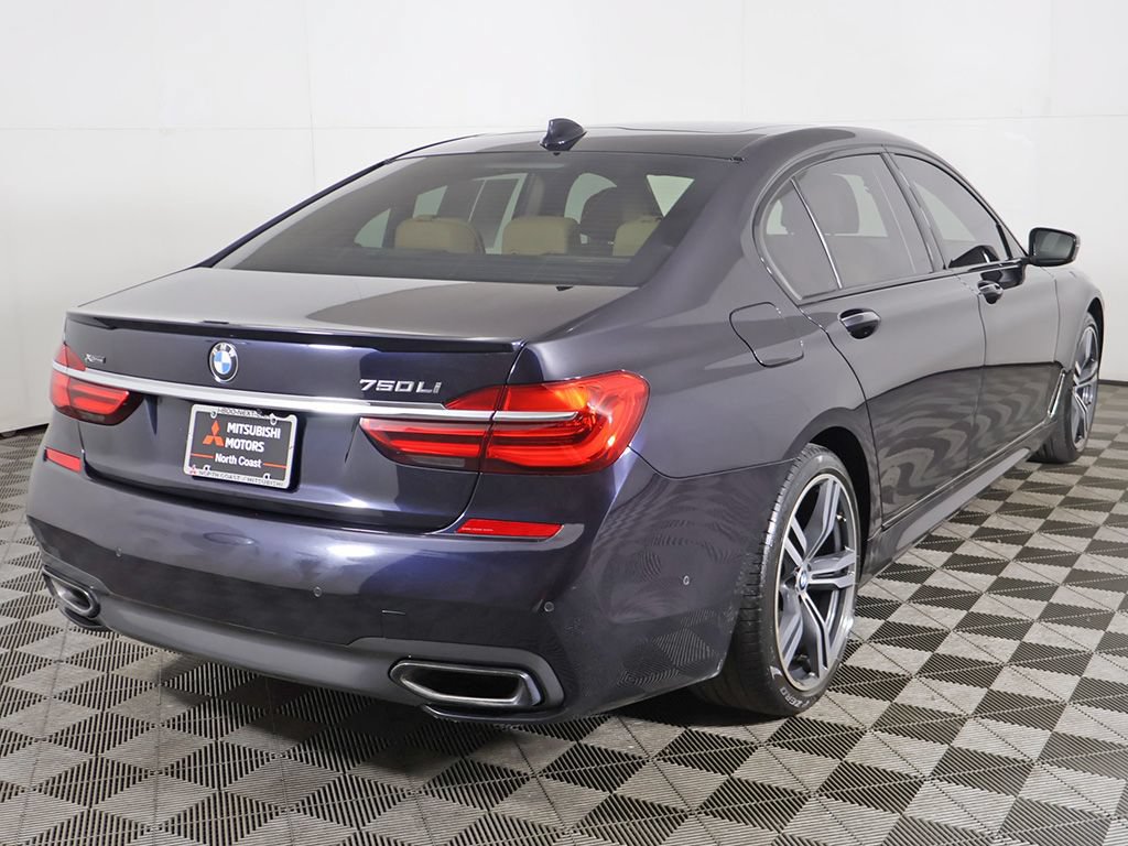Used 2019 BMW 750i xDrive AWD/4WD image 15