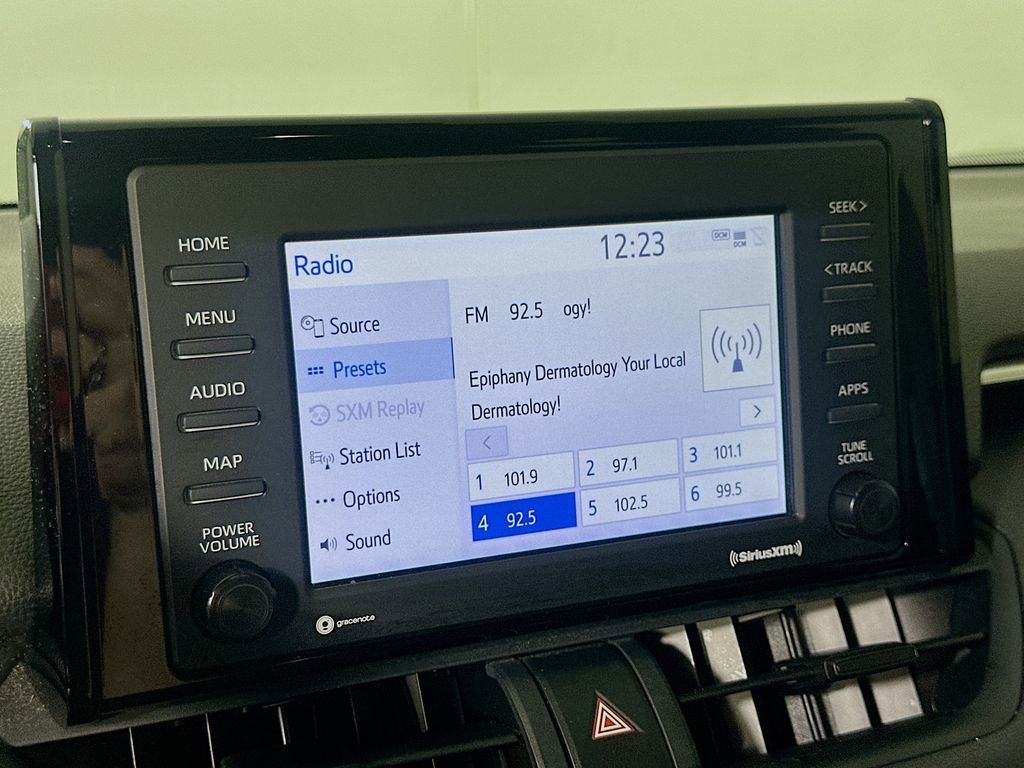 Used 2022 Toyota RAV4 SE w/ Convenience Package image 26