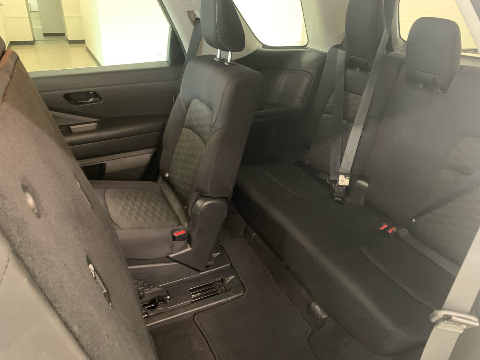 Used 2024 Nissan Pathfinder SV FWD image 16