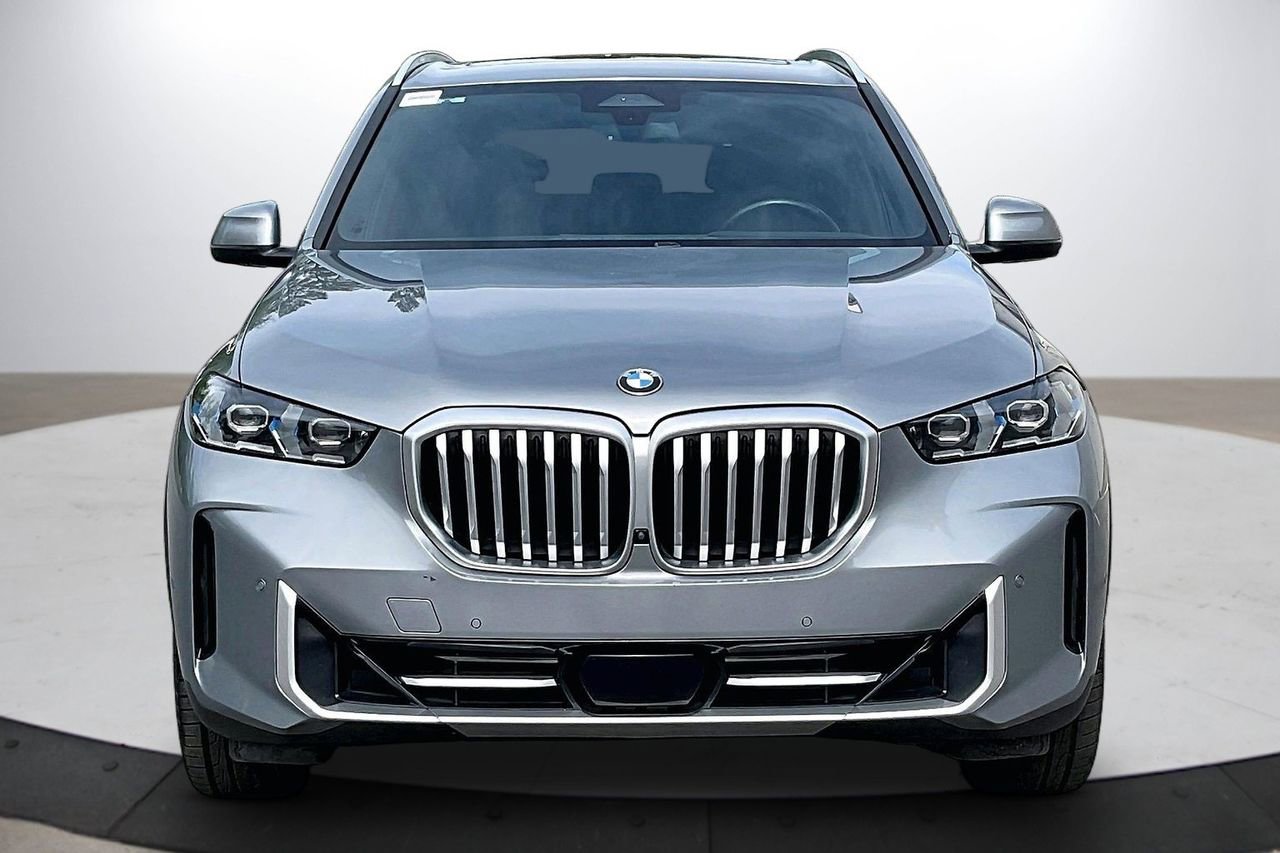 Used 2024 BMW X5 xDrive40i AWD/4WD image 3