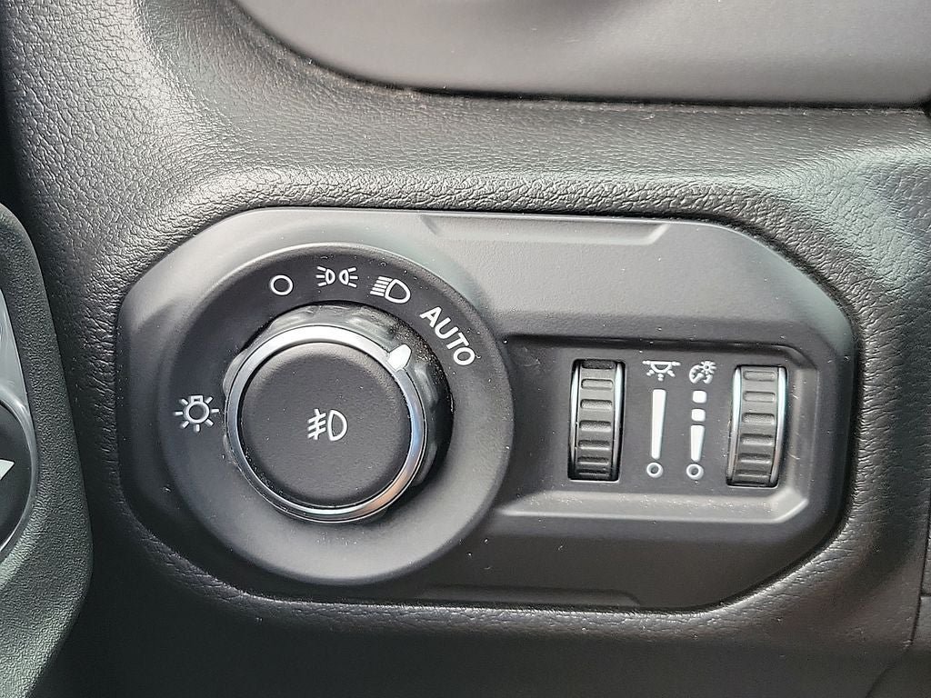 Used 2022 Jeep Wrangler Unlimited Sport AWD/4WD image 13