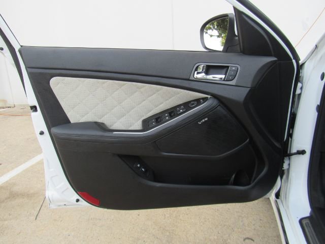 Used 2015 Kia Optima SX image 14