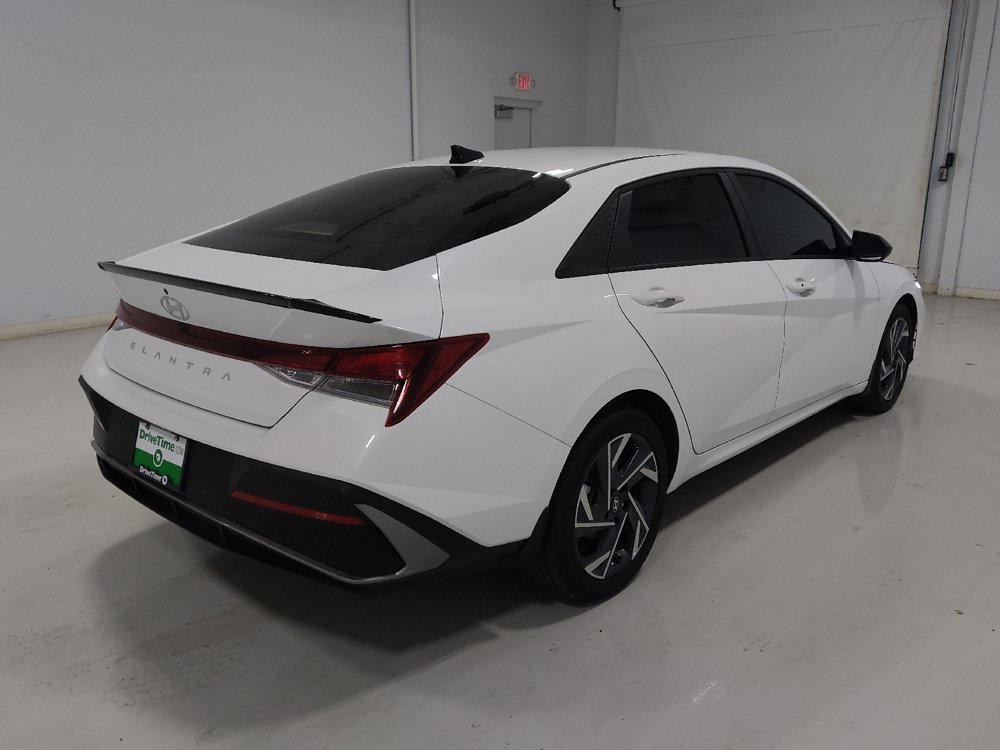 Used 2025 Hyundai Elantra Sport FWD image 9