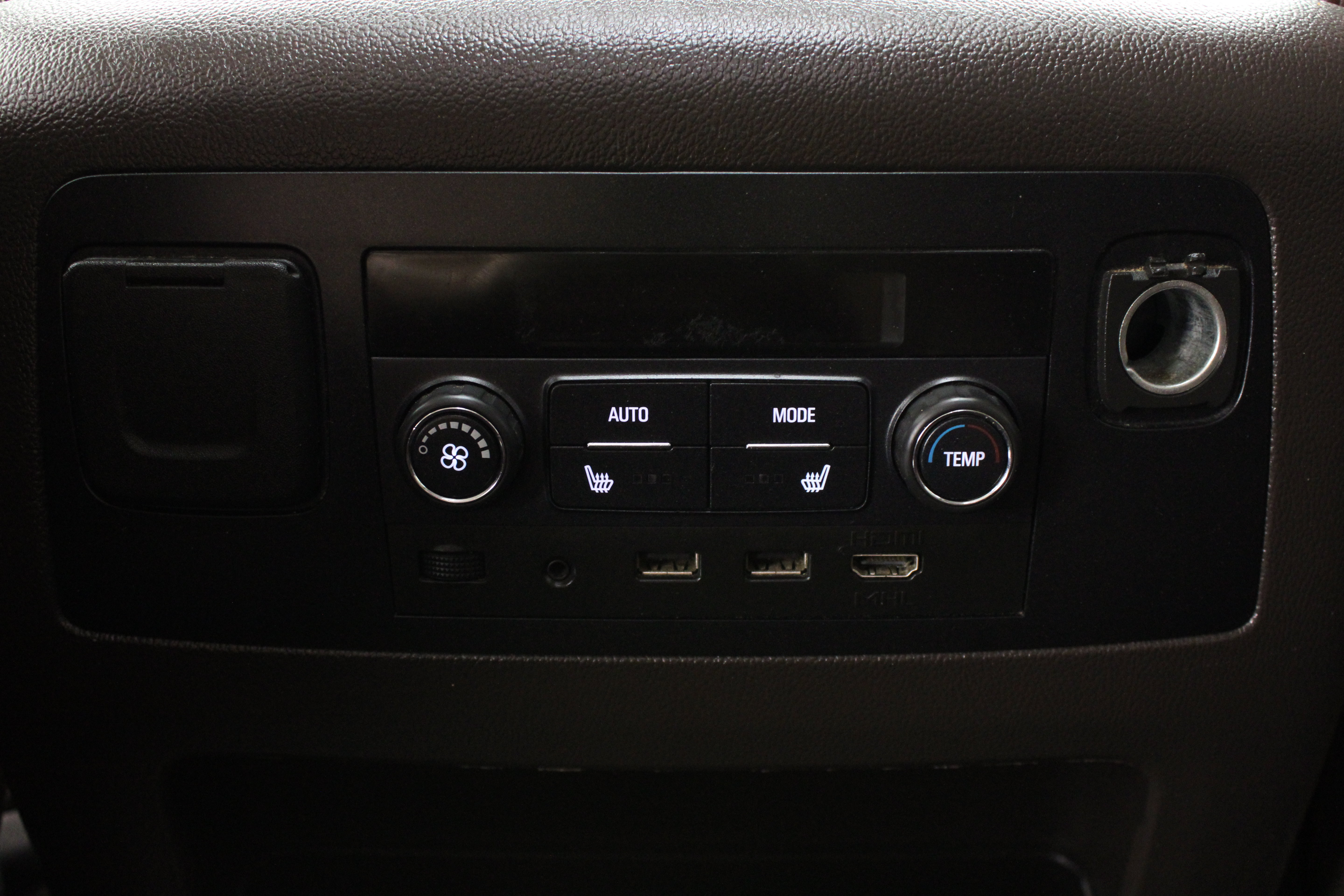 Used 2019 Chevrolet Tahoe Premier AWD/4WD image 31