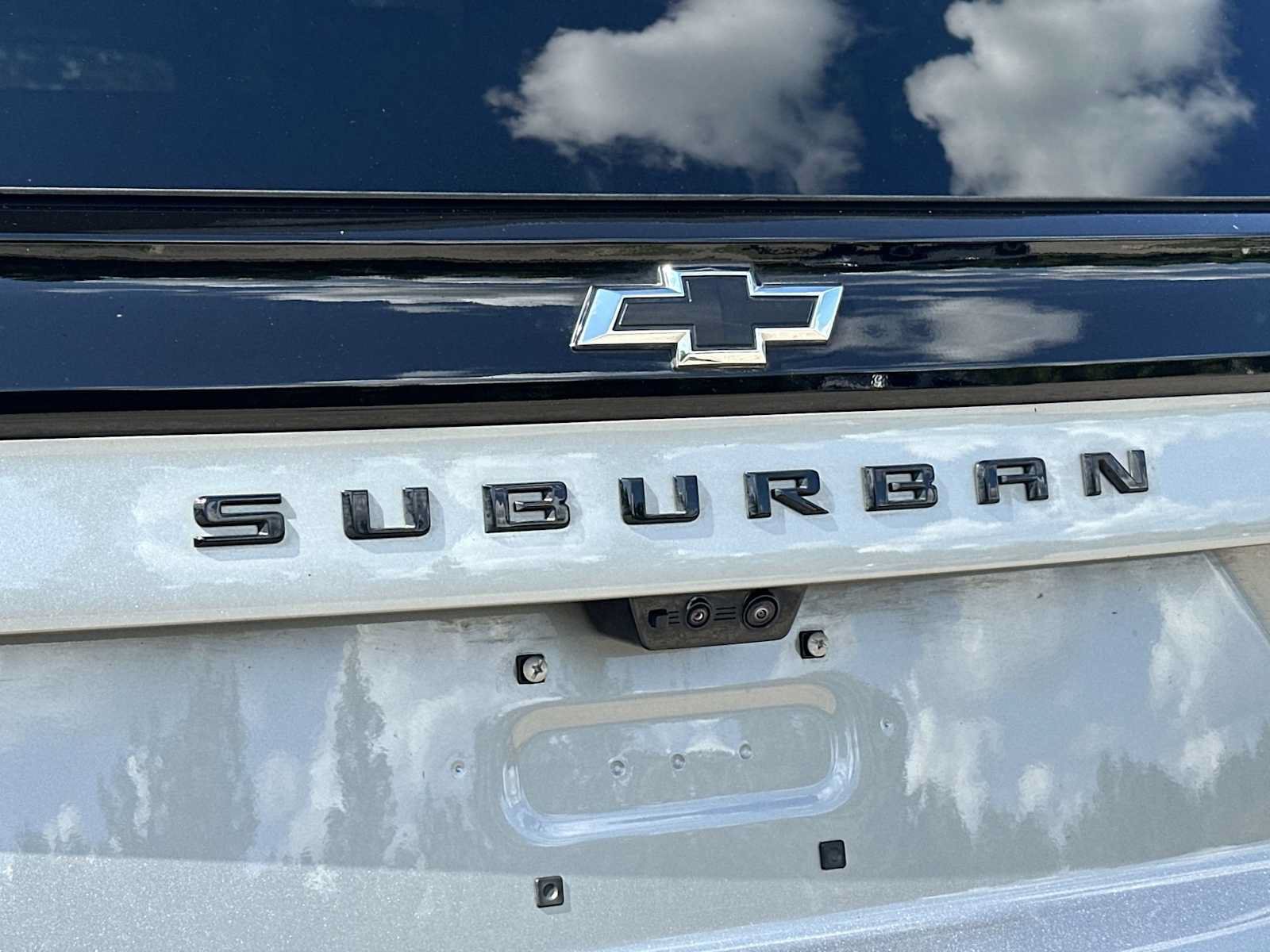 Certified 2025 Chevrolet Suburban RST w/ Advanced Technology Package AWD/4WD image 13