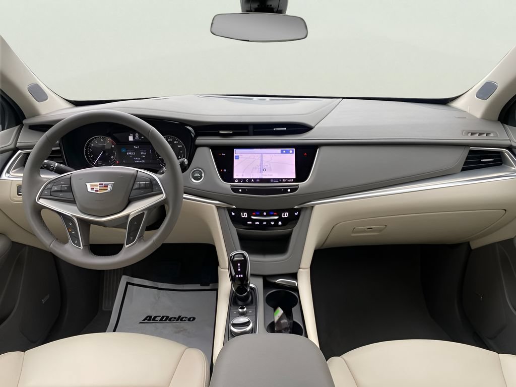 Certified 2025 Cadillac XT5 Premium Luxury AWD/4WD image 15