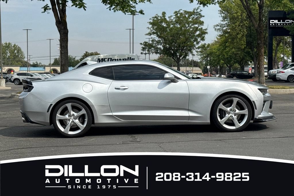 Used 2018 Chevrolet Camaro SS RWD image 3