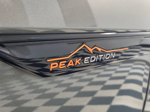 Used 2024 Volkswagen Atlas Peak Edition SE AWD/4WD image 18