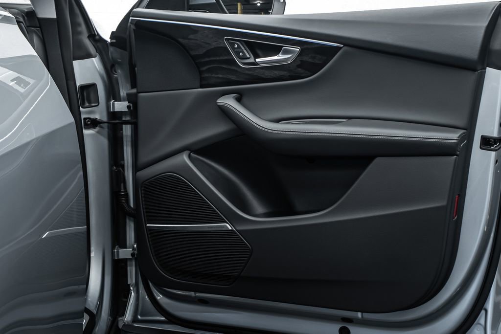 Used 2023 Audi Q8 Premium Plus w/ Premium Plus Package image 19