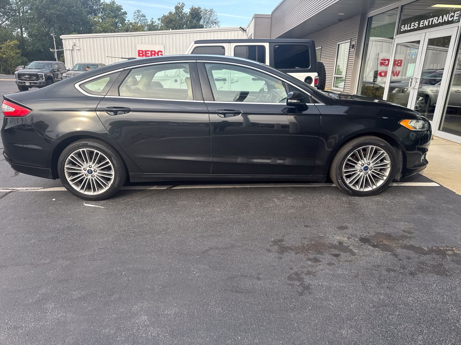 Used 2013 Ford Fusion SE FWD image 7