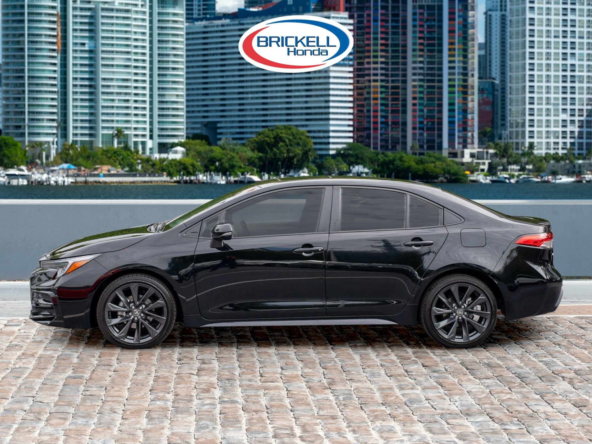 Used 2025 Toyota Corolla SE w/ SE Premium Package image 8