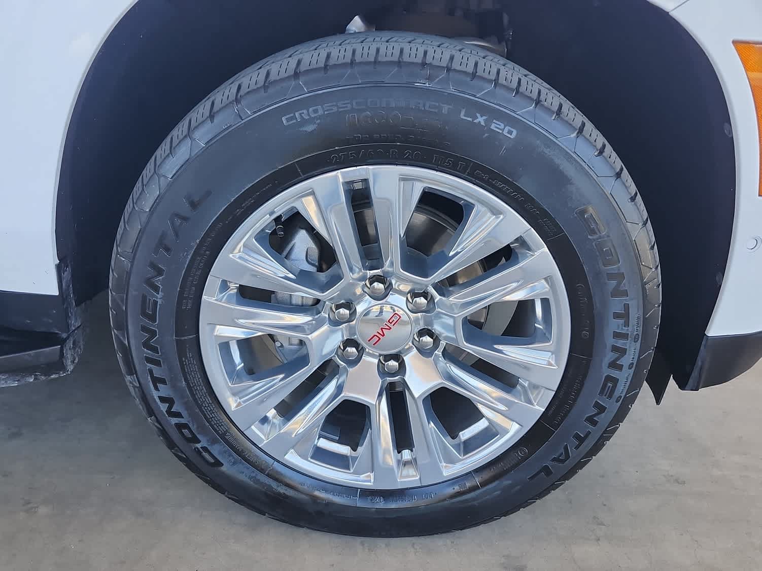 Used 2025 GMC Yukon XL Denali AWD/4WD image 8