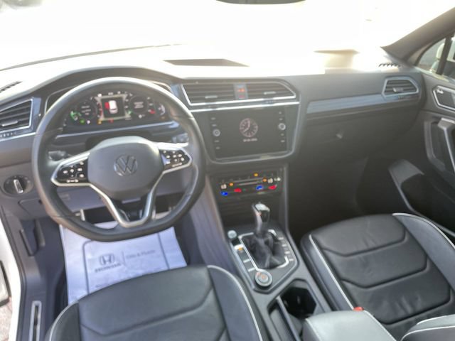 Used 2022 Volkswagen Tiguan SEL R-Line AWD/4WD image 19