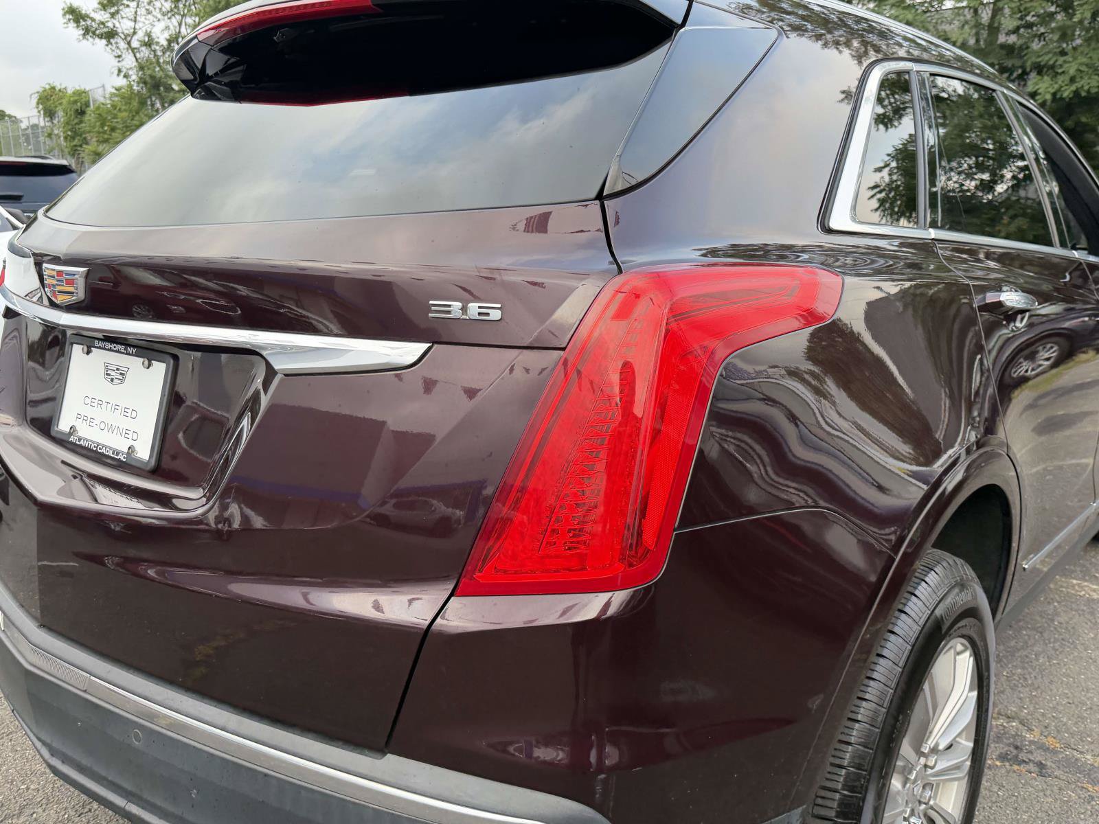 Used 2018 Cadillac XT5 Luxury w/ Driver Awareness Package AWD/4WD image 6