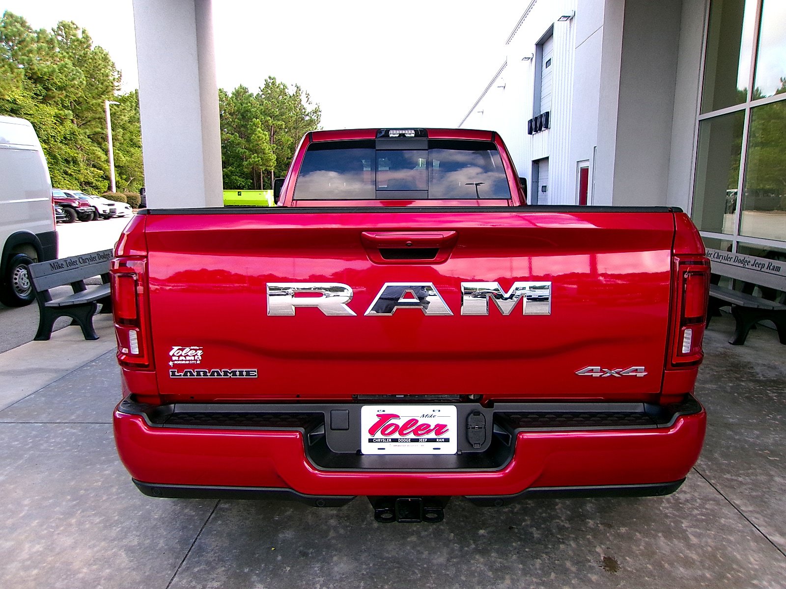 New 2026 RAM 3500 Laramie AWD/4WD image 22