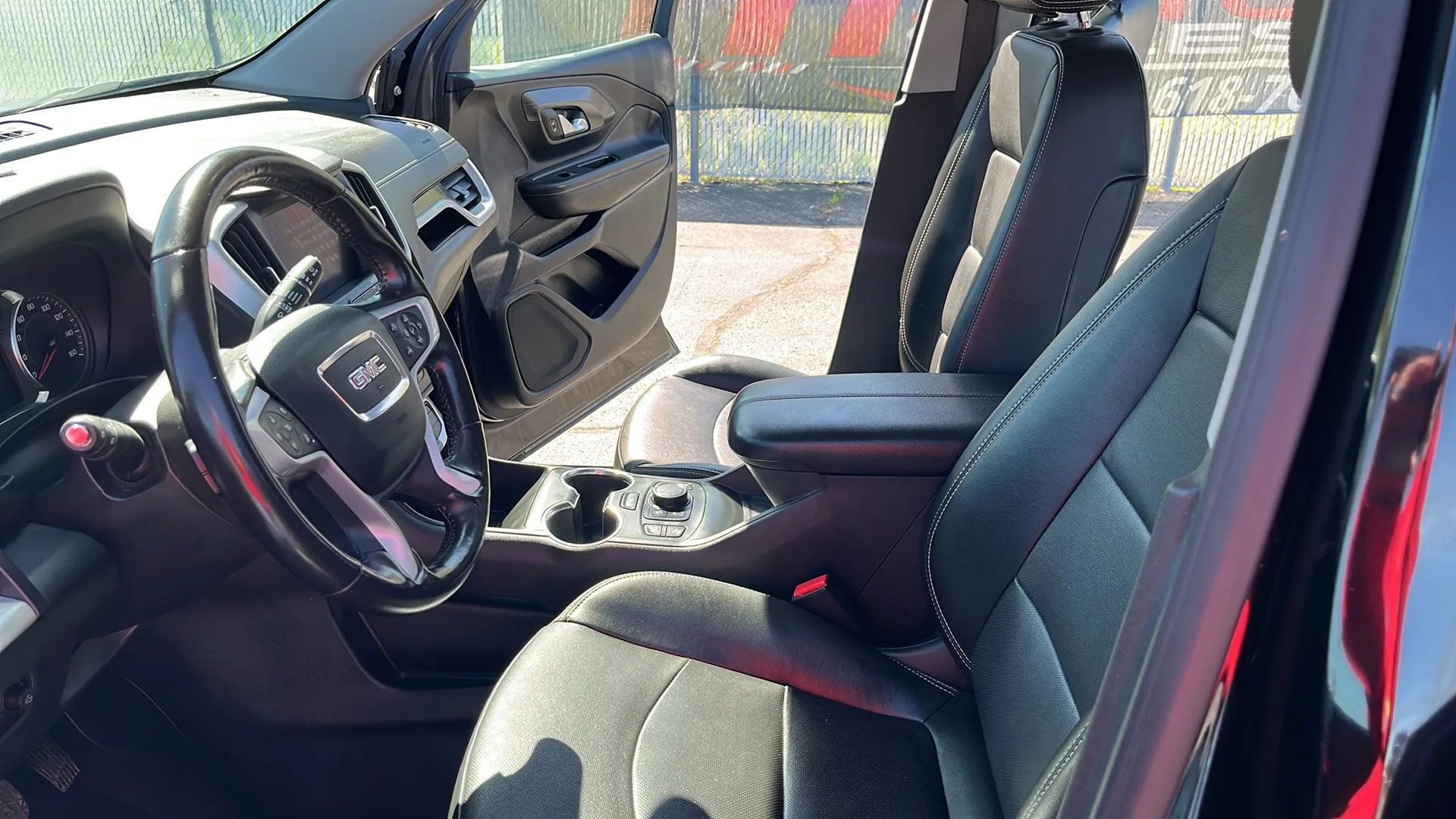 Used 2022 GMC Terrain SLT w/ Tech Package image 15