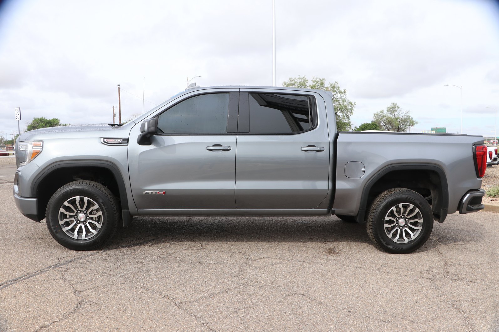 Used 2022 GMC Sierra 1500 AT4 AWD/4WD image 4