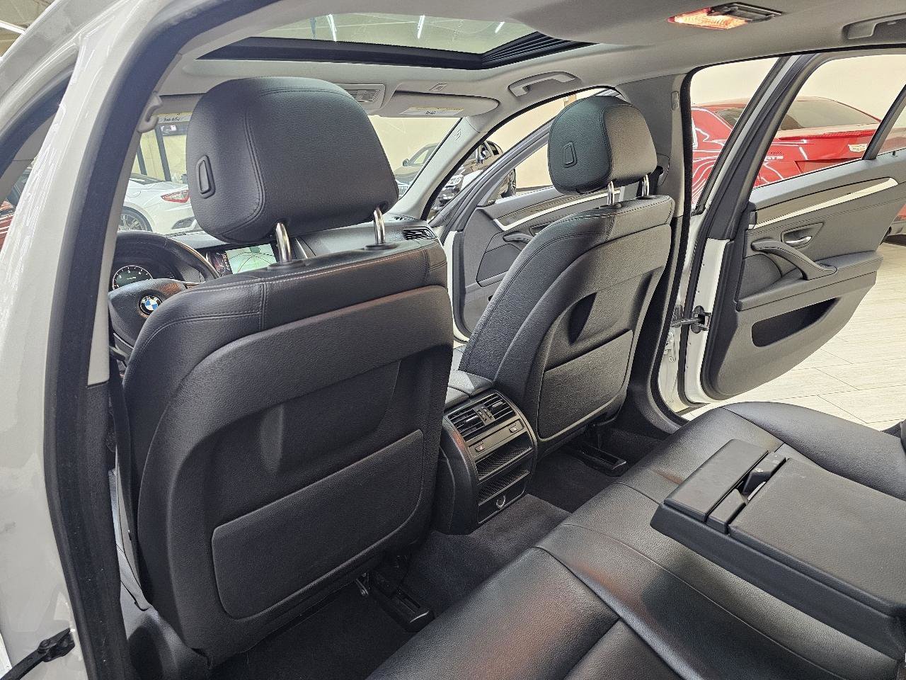 Used 2014 BMW 535d Sedan image 26