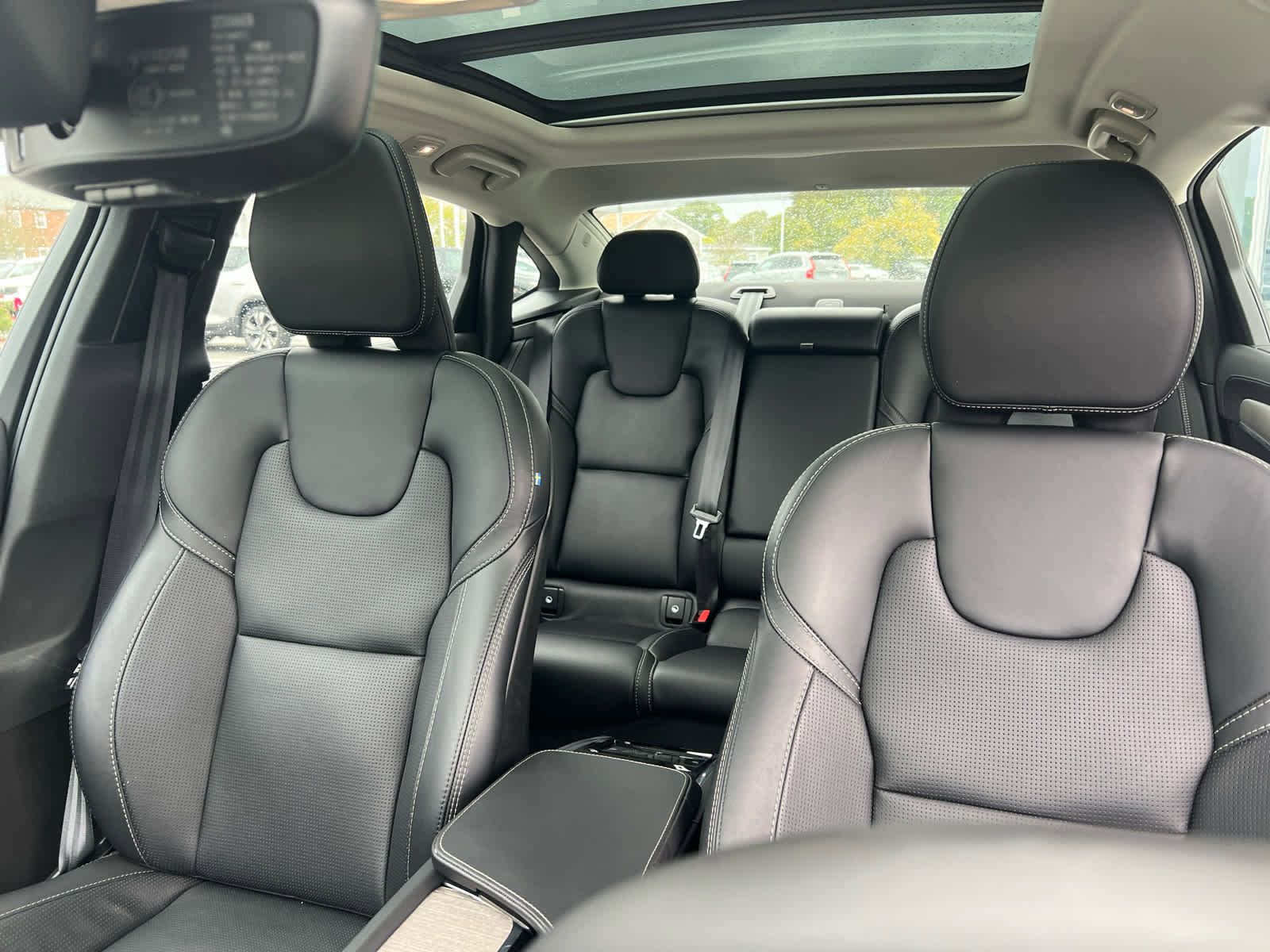 Certified 2022 Volvo S90 B6 Inscription w/ Advanced Package image 12