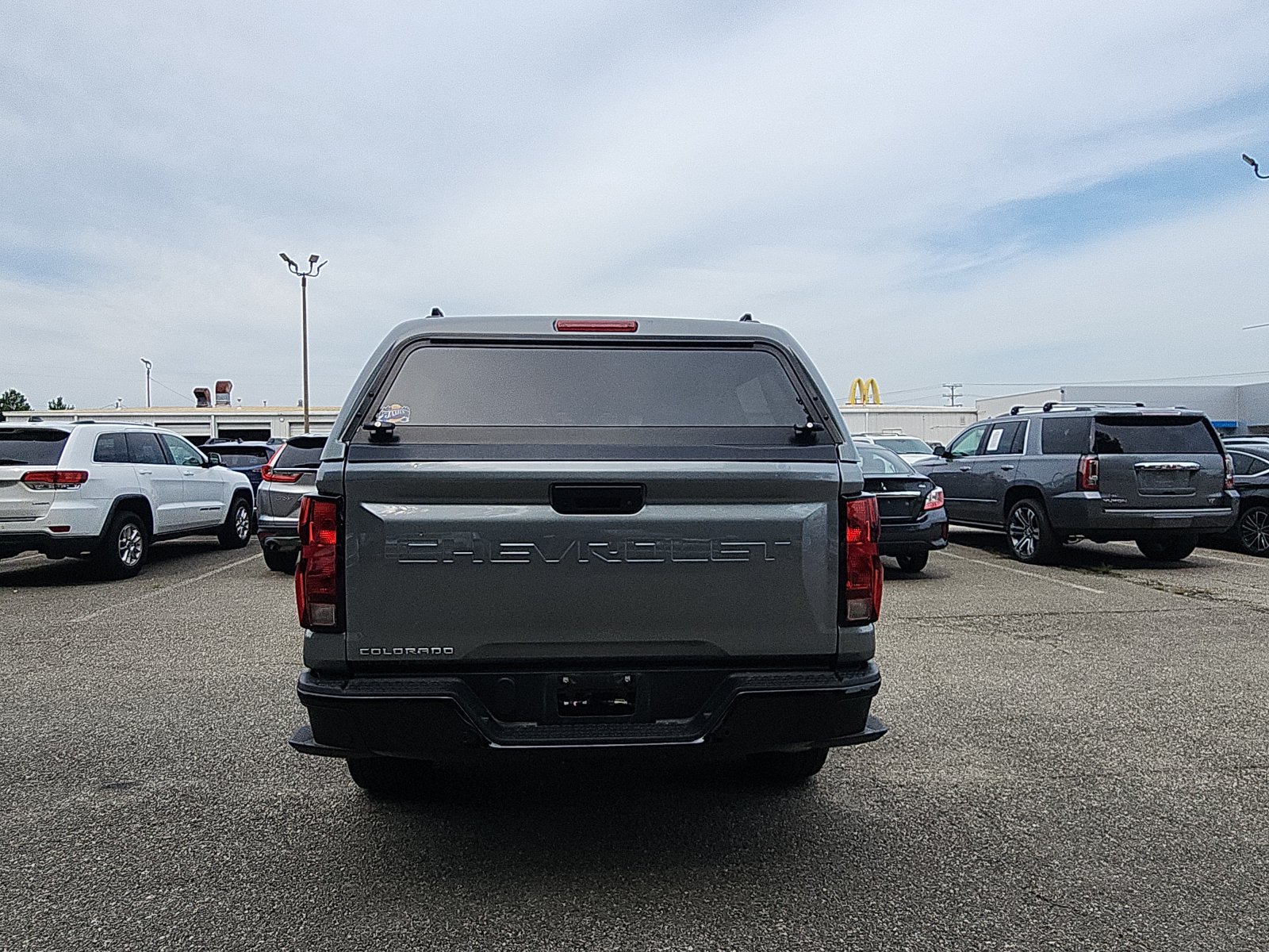 Used 2024 Chevrolet Colorado W/T w/ Technology Package RWD image 4