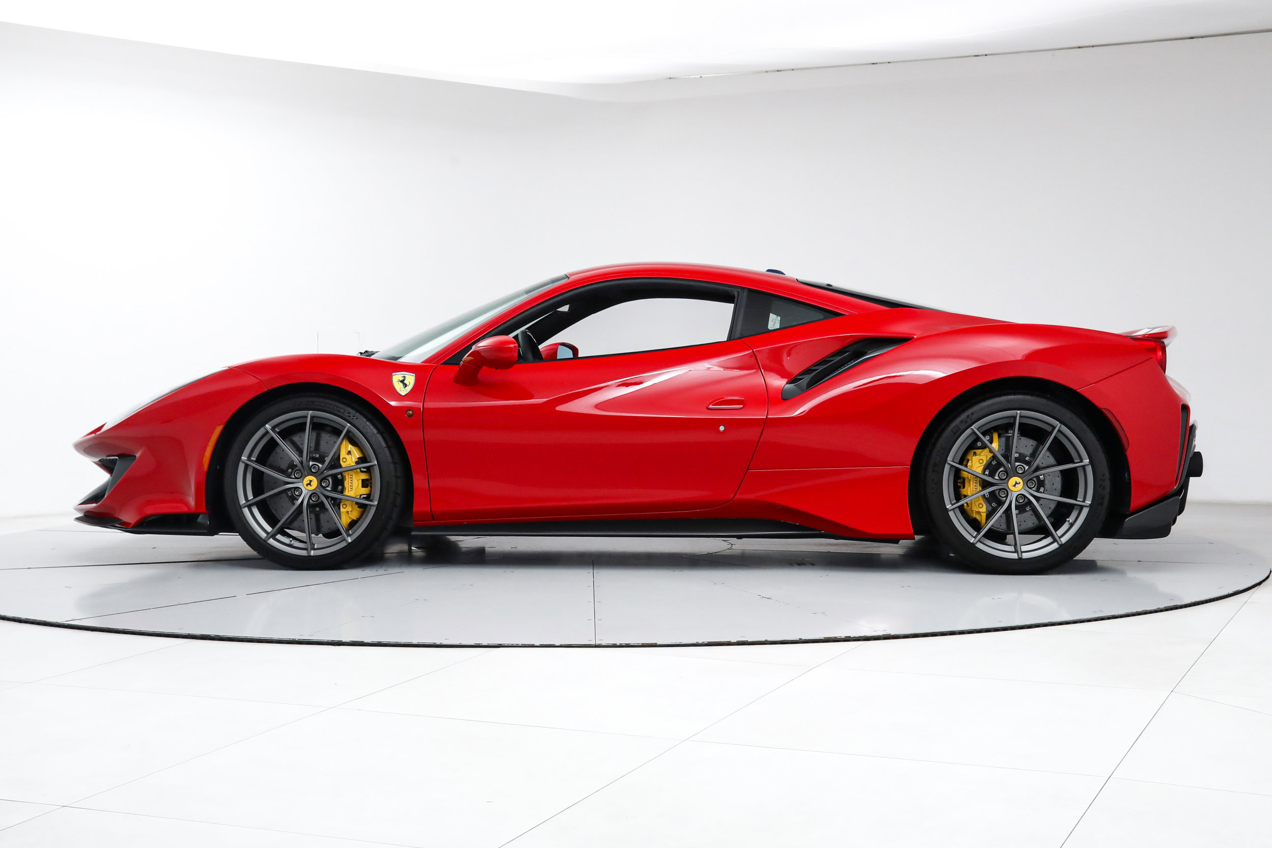 Certified 2020 Ferrari 488 Pista Coupe image 4