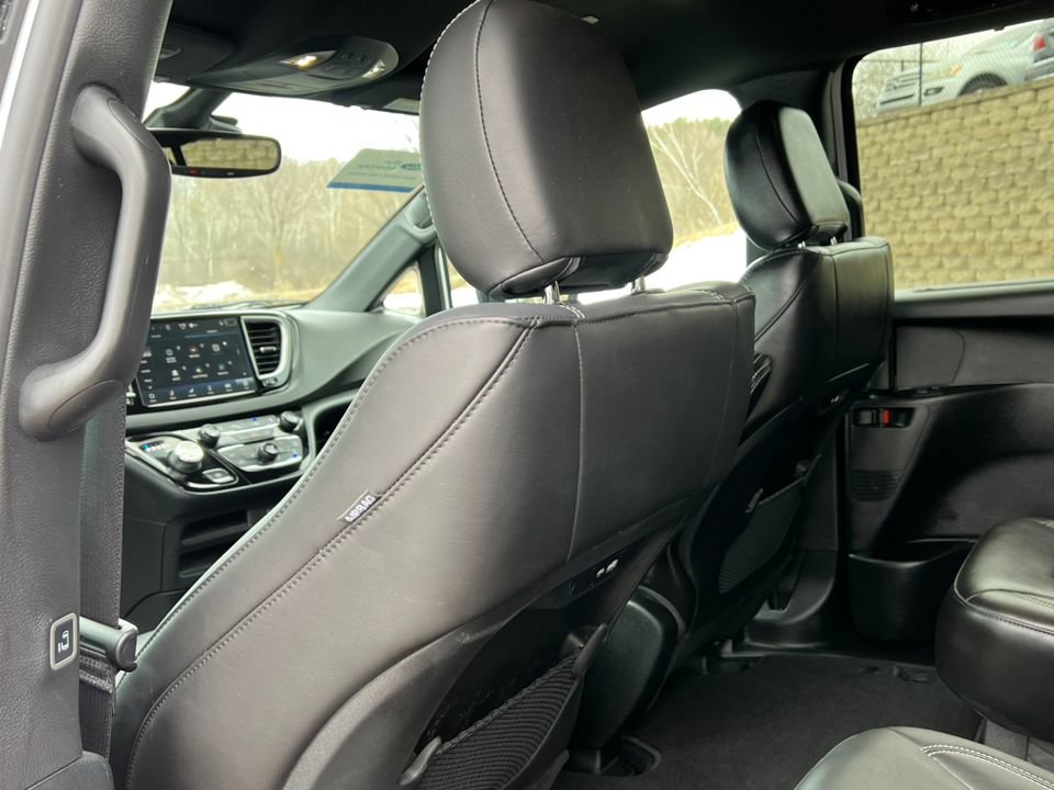 Used 2026 Chrysler Pacifica Select image 31