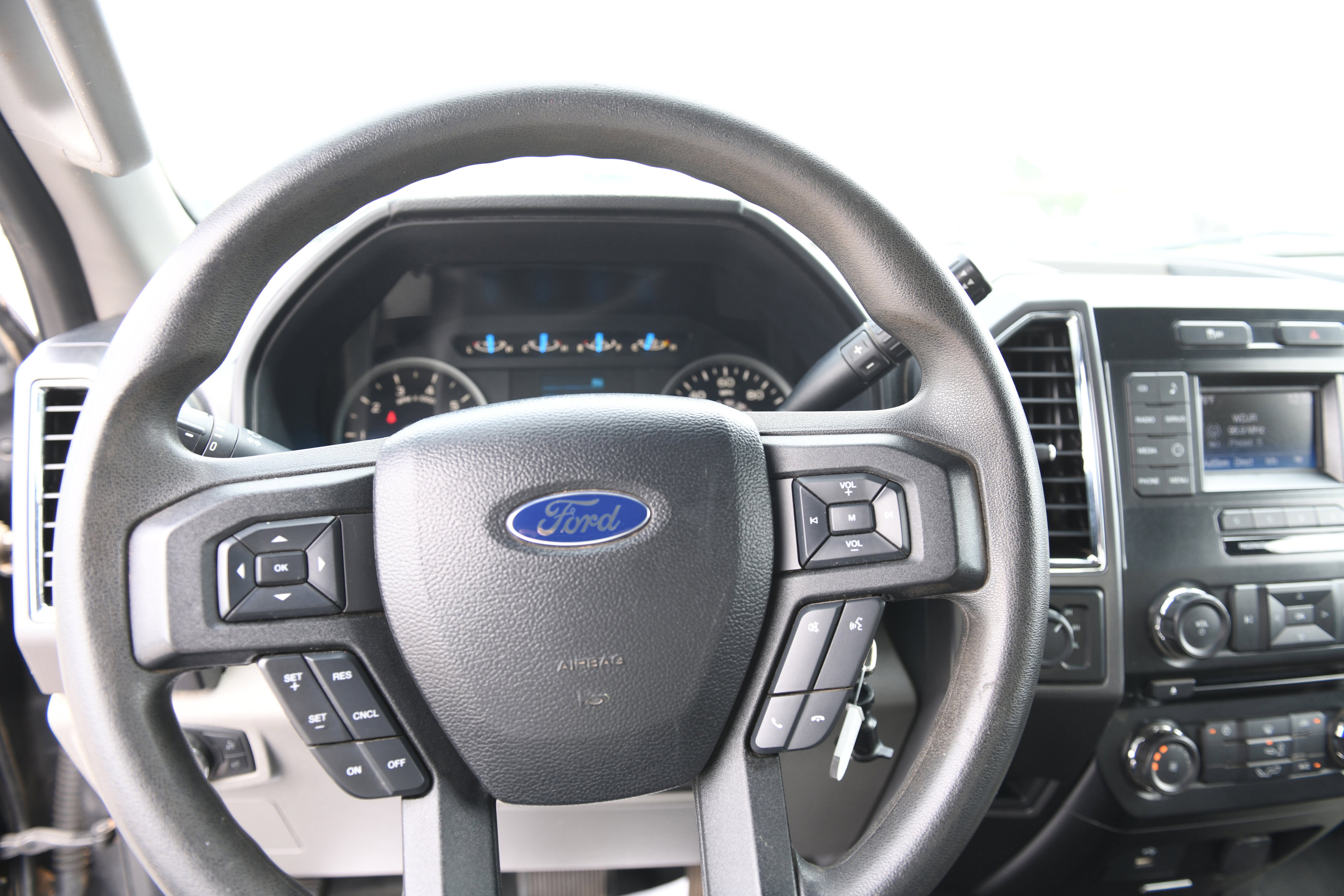 Used 2016 Ford F150 XLT AWD/4WD image 14