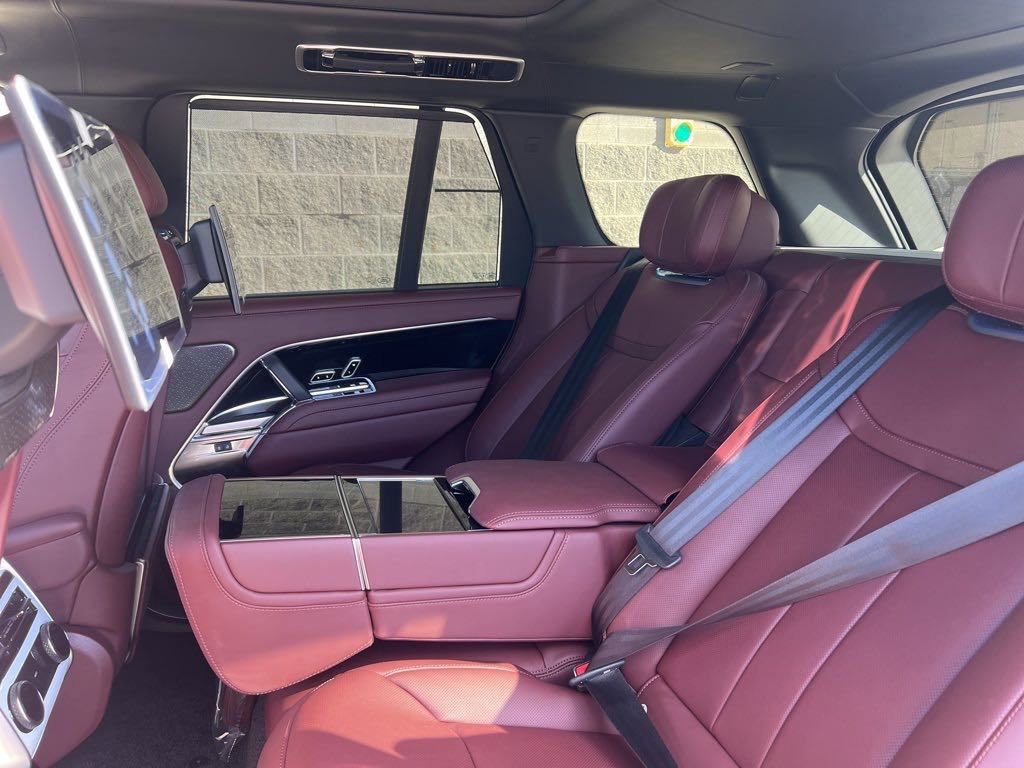 New 2025 Land Rover Range Rover Autobiography AWD/4WD image 13