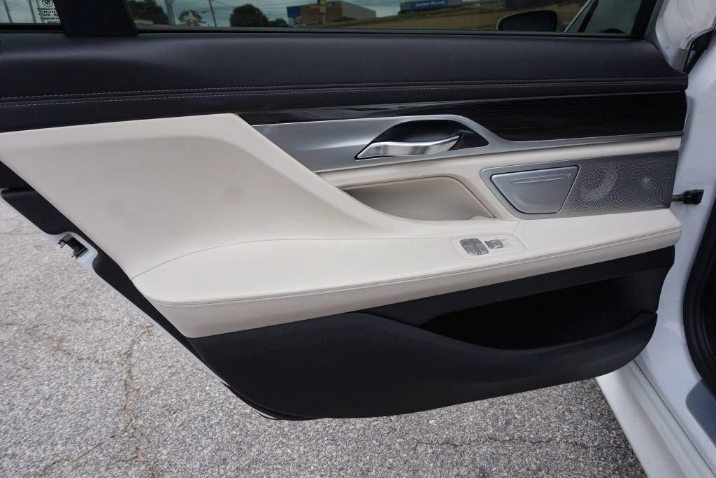 Used 2016 BMW 750i xDrive AWD/4WD image 24