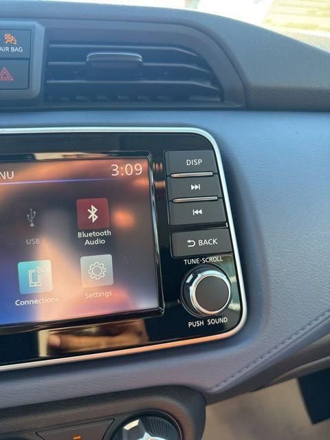 New 2025 Nissan Versa SV w/ Trunk Package FWD image 22