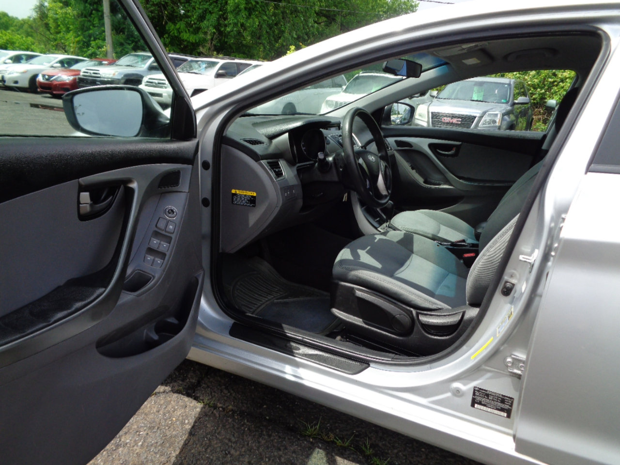 Used 2013 Hyundai Elantra GLS FWD image 9