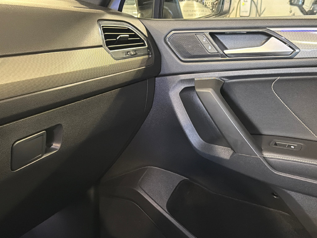 Used 2022 Volkswagen Tiguan SE R-Line AWD/4WD image 20