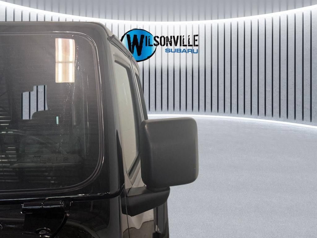 Used 2022 Jeep Wrangler Unlimited Sahara AWD/4WD image 17
