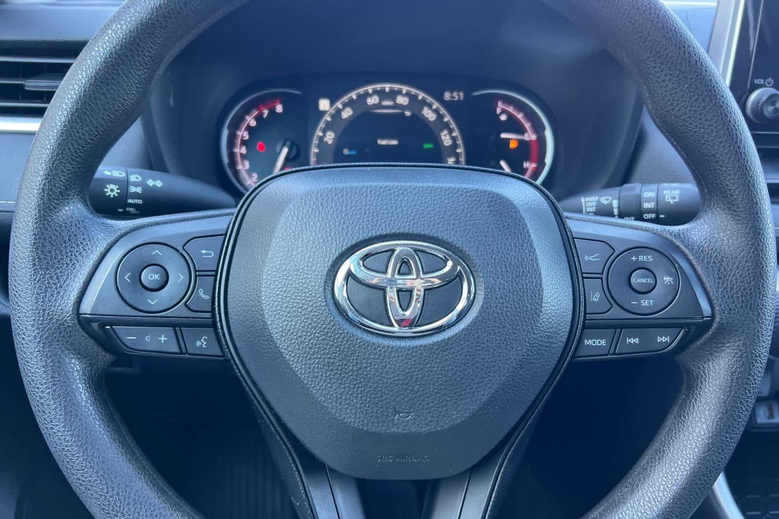 Used 2025 Toyota RAV4 XLE FWD image 25