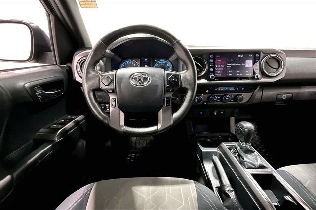 Used 2020 Toyota Tacoma TRD Sport AWD/4WD image 9